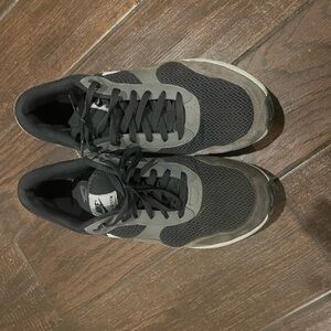 Nike Air Max Black and Gray Sneakers with Mesh Upper and Low-Top Design size 13